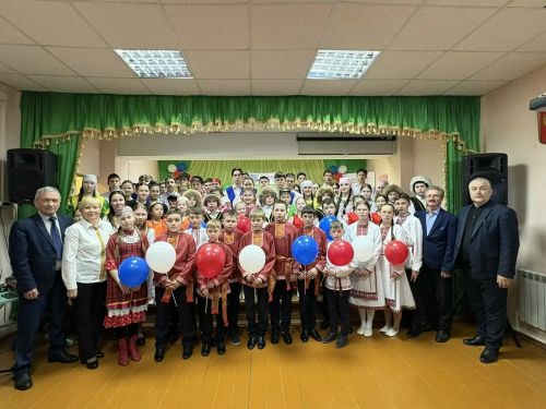 Түнтәр мәктәбендә  Россия халыклары бердәмлеге елын ачуга багышланган искиткеч чара узды