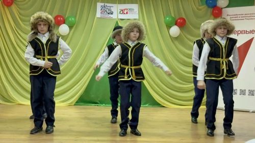Түнтәр мәктәбендә  Россия халыклары бердәмлеге елын ачуга багышланган искиткеч чара узды