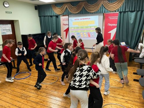 Кече Лызи мәктәбендә «Җәяүле әлифбасы» дип аталган  мавыктыргыч уен узган