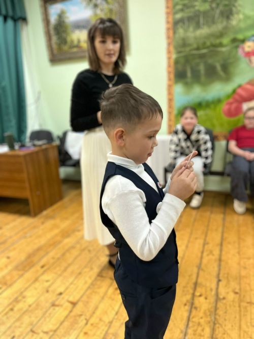 Кече Лызи мәктәбендә «Җәяүле әлифбасы» дип аталган  мавыктыргыч уен узган