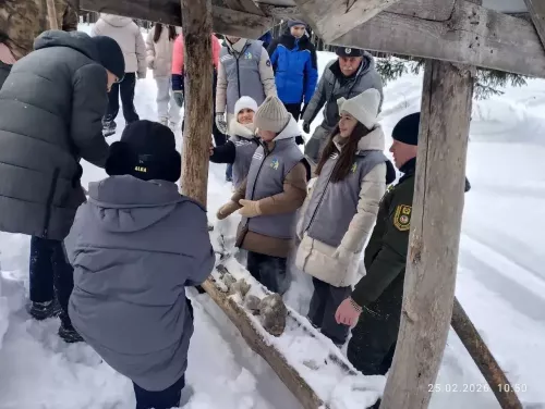 Балтач урта мәктәбе укучылары кыргый хайваннарга ярдәм итә