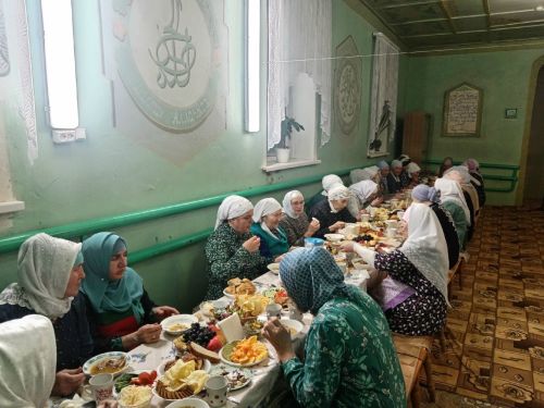 Көшкәтбаш авылы мәчетендә зурлар өчен ифтар оештырылган