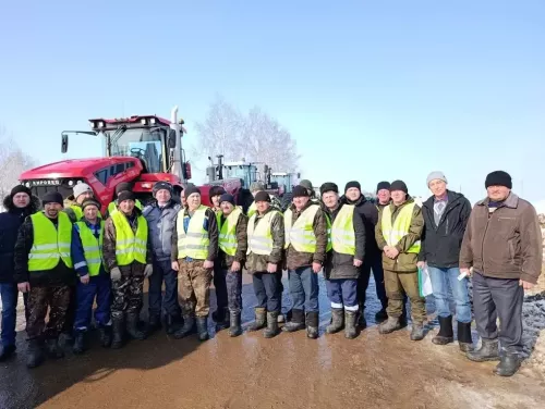 Районда тракторларга техник карау кампаниясен «Смәел» хуҗалыгы башлап җибәрде
