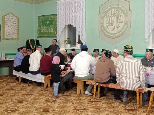Көшкәтбаш авылы мәчетендә зурлар өчен ифтар оештырылган