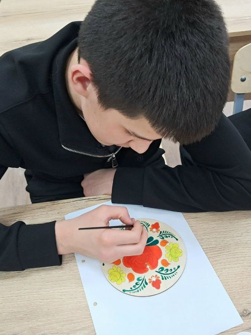Арча аграр-сәнәгать һөнәр көллиятенең 2нче филиалында ачка рәсем ясау буенча мастер-класс үткәрелде.