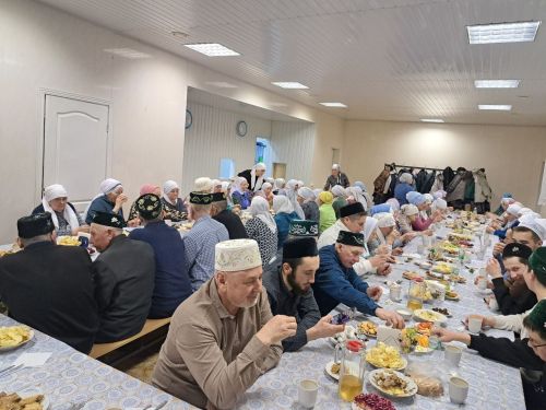 Куныр авылында зурлап ифтар мәҗлесе уздырдылар