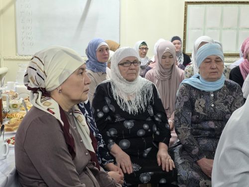 Кариле авылы мәчете көн дә диярлек шыгрым тулы булды