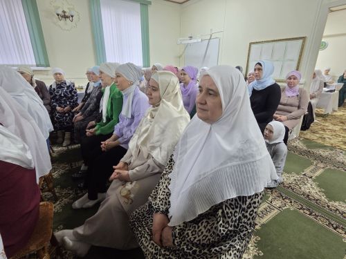 Кариле авылы мәчете көн дә диярлек шыгрым тулы булды