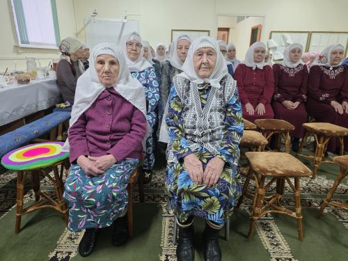 Кариле авылы мәчете көн дә диярлек шыгрым тулы булды
