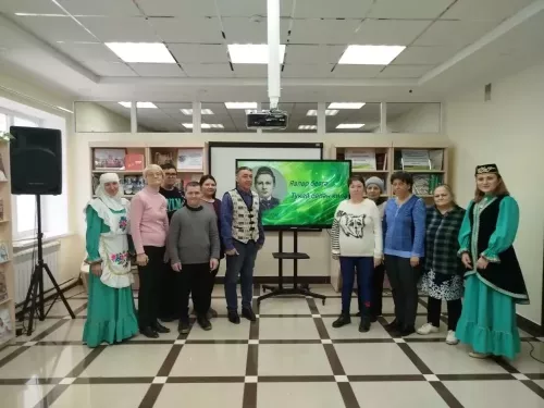 «Фикердәш» клубы вәкилләре «Язлар безгә Тукай белән килә» дип исемләнгән әдәби кунакханәдә булды