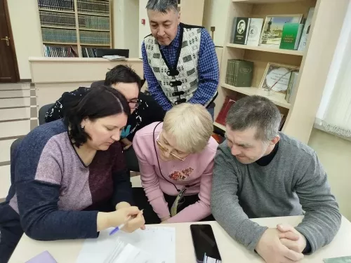 «Фикердәш» клубы вәкилләре «Язлар безгә Тукай белән килә» дип исемләнгән әдәби кунакханәдә булды
