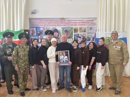 Чапшарда батырларча һәлак булган егетләр истәлегенә кул көрәше буенча турнир узды