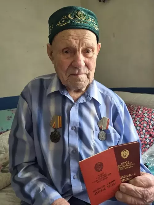 Бүген Хезмәт Даны Ордены кавалеры Мәхмүт Һади улы Минһаҗевка 95 яшь тулды