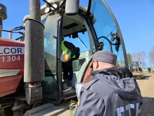 “Сосна” җәмгыятендә 38 трактор һәм 28 арба техник күзәтү үтте