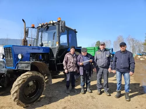 “Сосна” җәмгыятендә 38 трактор һәм 28 арба техник күзәтү үтте
