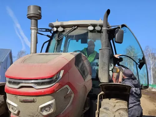 “Сосна” җәмгыятендә 38 трактор һәм 28 арба техник күзәтү үтте