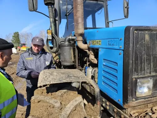 “Сосна” җәмгыятендә 38 трактор һәм 28 арба техник күзәтү үтте
