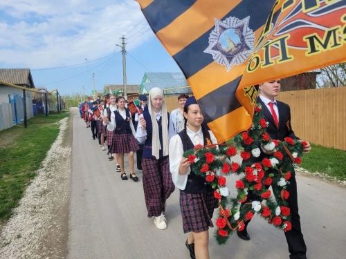Митинглар бездә дә матур узды
