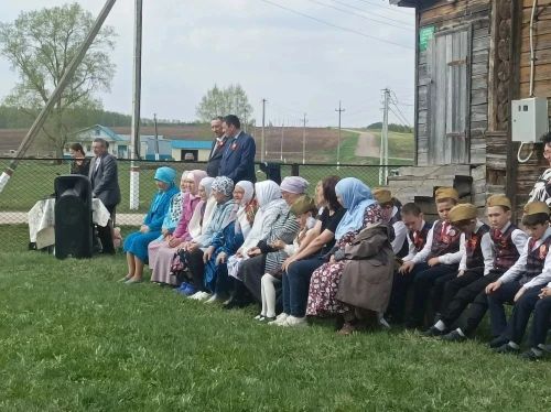 Митинглар бездә дә матур узды