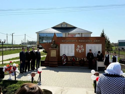 Митинглар бездә дә матур узды