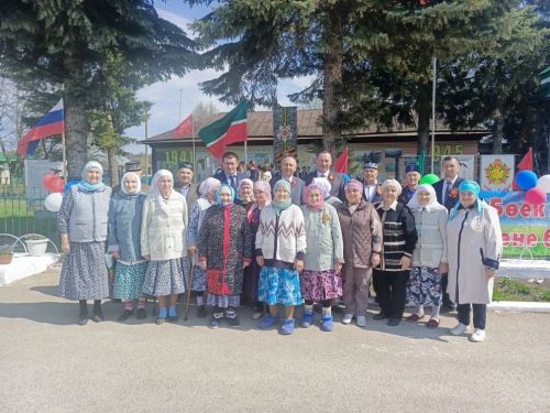 Митинглар бездә дә матур узды