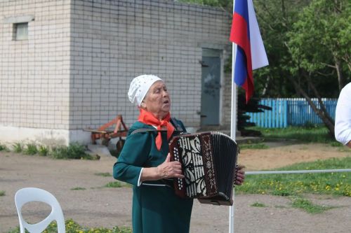 Гимназиягә пионерлар җыелган