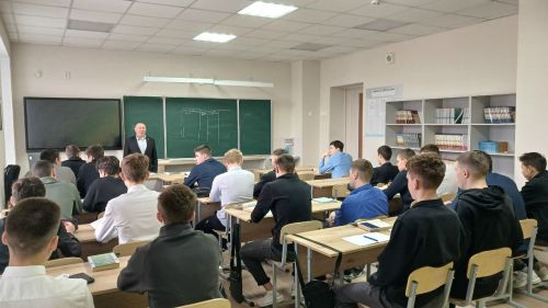 «Форпост» үзәге җитәкчесе Арча аграр-сәнәгать һөнәр көллиятенең 2нче филиалында булды