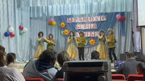 Куныр мәктәбенең «Бердәмлектә безнең көчебез» дип исемләнгән иҗат  концерты булды