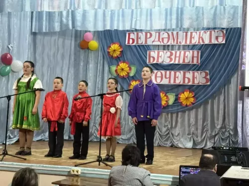 Куныр мәктәбенең «Бердәмлектә безнең көчебез» дип исемләнгән иҗат  концерты булды