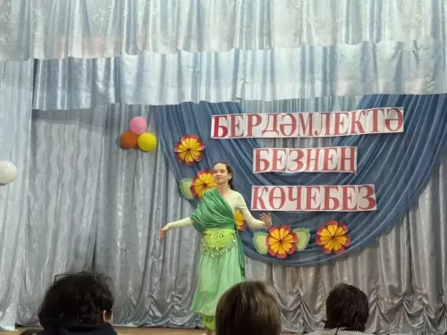 Куныр мәктәбенең «Бердәмлектә безнең көчебез» дип исемләнгән иҗат  концерты булды