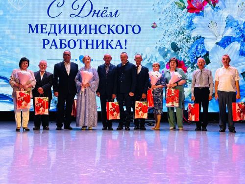 Бүген Балтач  мәдәният үзәгендә районның медицина хезмәткәрләре бәйрәм итте