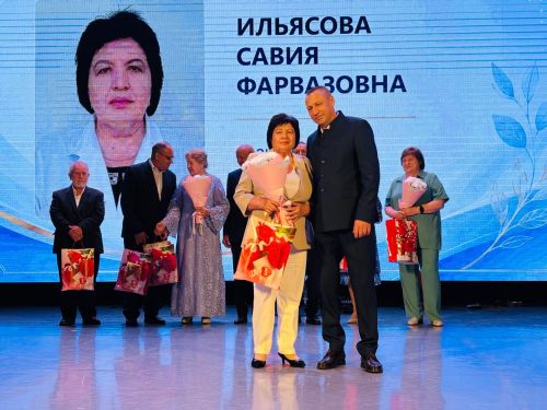 Бүген Балтач  мәдәният үзәгендә районның медицина хезмәткәрләре бәйрәм итте