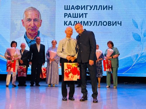 Бүген Балтач  мәдәният үзәгендә районның медицина хезмәткәрләре бәйрәм итте