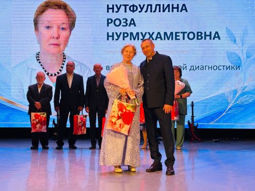 Бүген Балтач  мәдәният үзәгендә районның медицина хезмәткәрләре бәйрәм итте