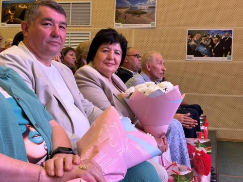 Бүген Балтач  мәдәният үзәгендә районның медицина хезмәткәрләре бәйрәм итте