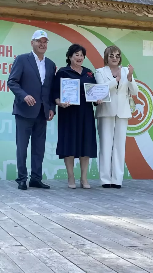 Балтачта социаль хезмәткәрләр тәбрикләнде