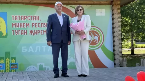 Балтачта социаль хезмәткәрләр тәбрикләнде
