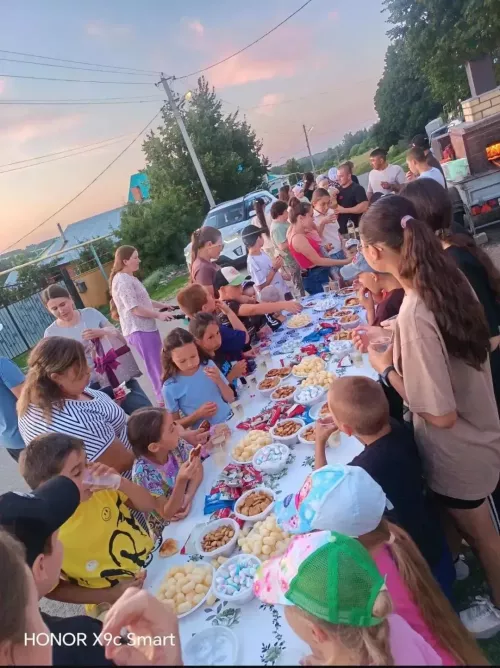 Көектә балалар өчен матур чара уздырганнар