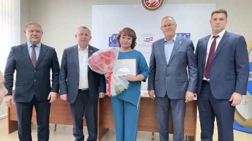 «Электрон Мактау тактасы»на кертелгән комбинат хезмәткәрләренә  лауреат таныклыклары тапшырылды