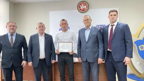 «Электрон Мактау тактасы»на кертелгән комбинат хезмәткәрләренә  лауреат таныклыклары тапшырылды