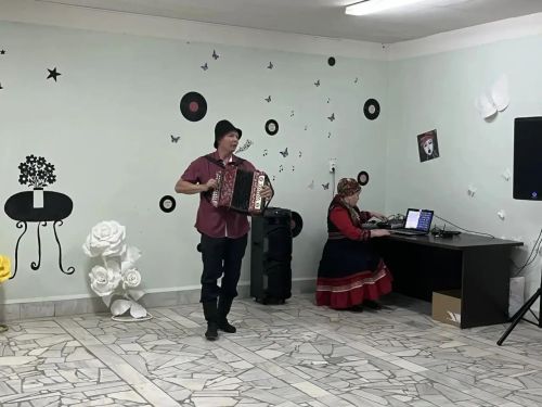 «Наз» кабат моңга күмелде