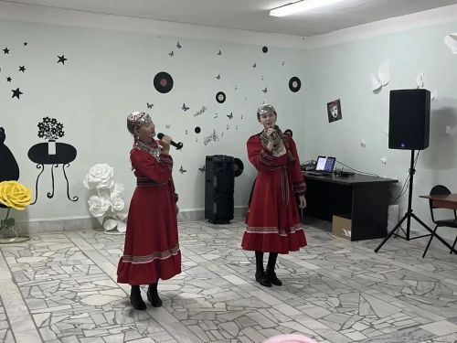 «Наз» кабат моңга күмелде