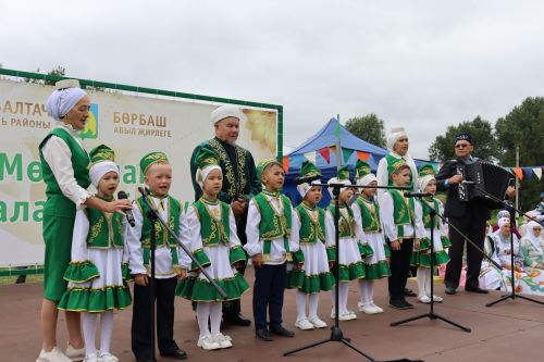 Бөрбаш авылында Россиякүләм мөселман балалар Сабан туе узды