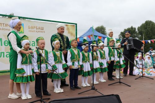 Бөрбаш авылында Россиякүләм мөселман балалар Сабан туе узды