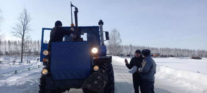 Арборда авыл хуҗалыгы техникалары техник күзәтү узды