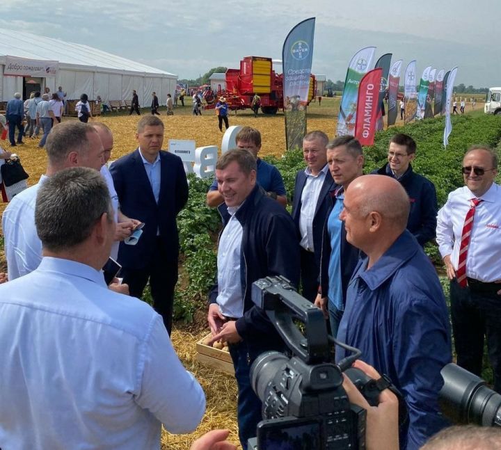 Делегация Татарстана посетила День картофельного поля