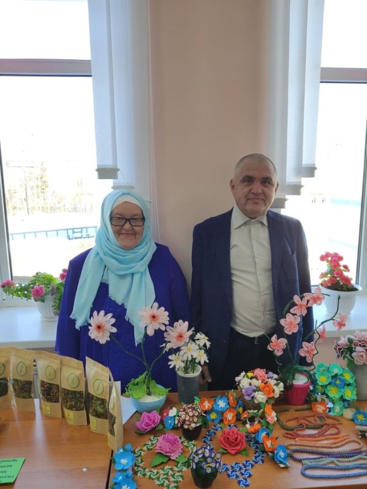 Авылда узган бер генә чара да Әнистән башка узмый (фото)
