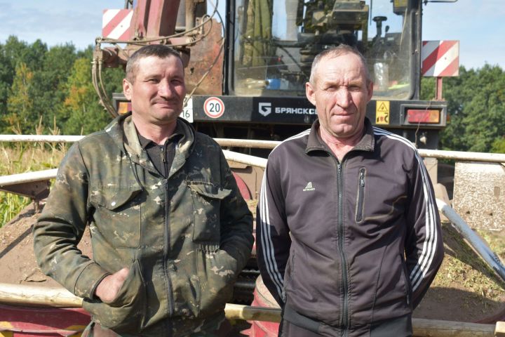 «Труд» басуларында хезмәт шавы