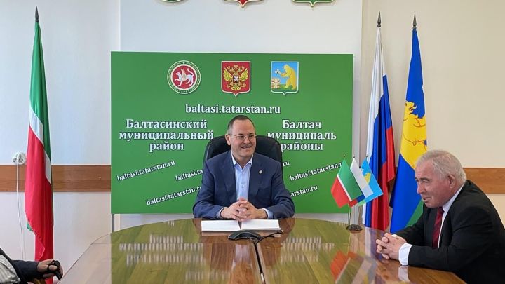 Балтачта язучылар район башлыгында булдылар (фото)