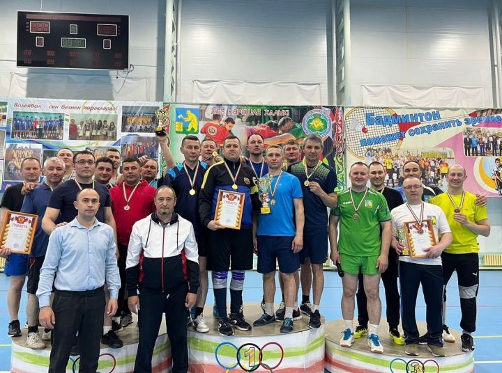 Балтачта «Игелекле уен» дип аталган волейбол буенча хәйрия турниры уздырылды (фото)